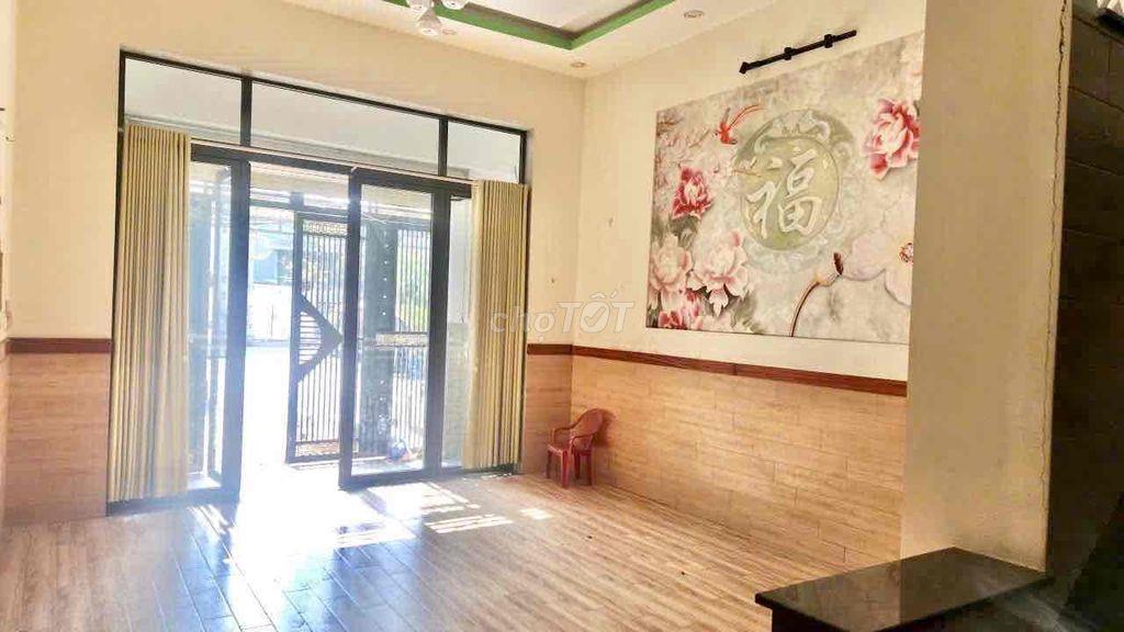 Cho Thuê Nhà Hẻm Tải Tỉnh Lộ 10, 5x20 có sân thượng