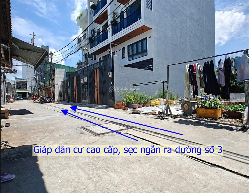 Đất lớn ngang 18,8m. giá đầu tư tốt phường bình hưng hòa.