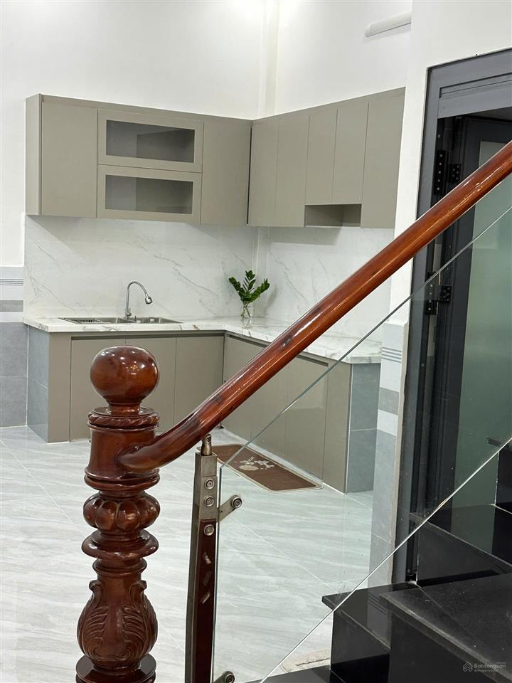 Bán nhà sổ hồng riêng 1/ đường 18b mã lò, bình tân 4mx10m đúc 1 trệt 1 lầu