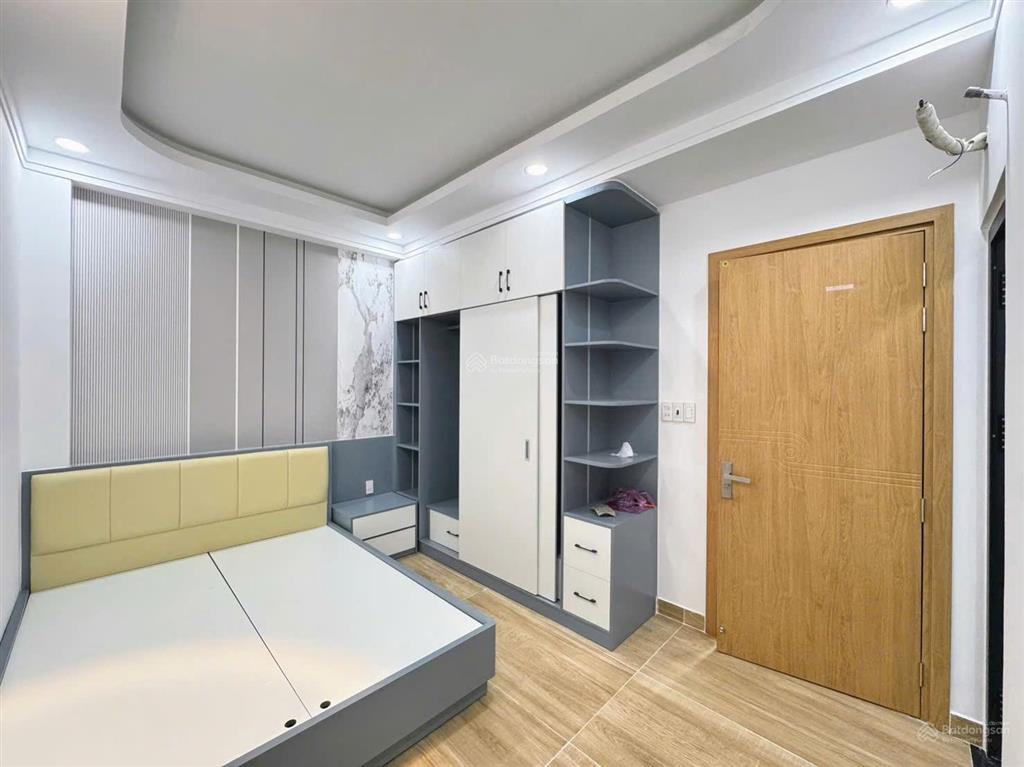 Chính chủ bán nhà có thang máy đường hương lộ 2, bình tân 5.3mx12m đúc 1 lửng 3 lầu