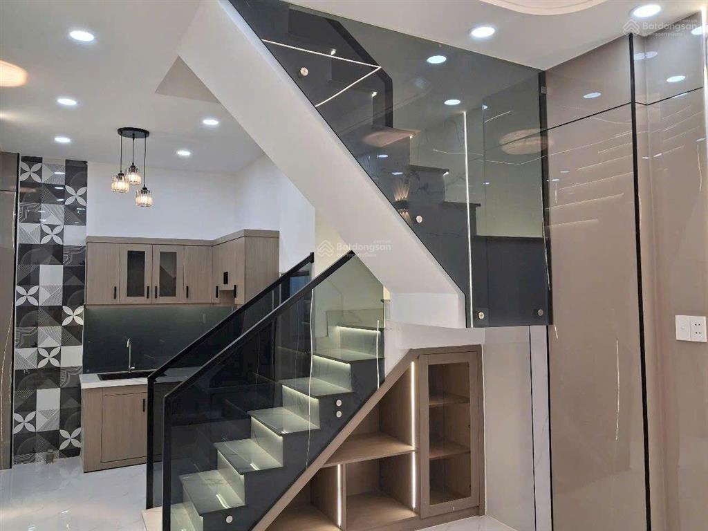 Bán nhà sổ hồng riêng đường lê văn quới, bình tân 3.2mx8.2m đúc 3 tấm. giá 3.95 tỷ