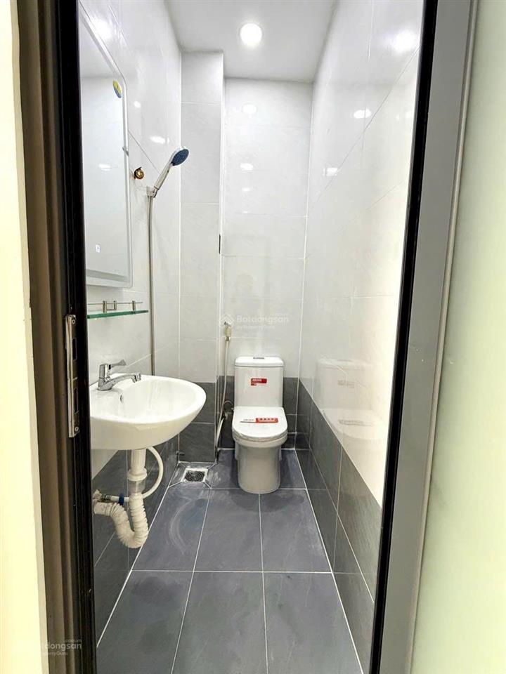 Nhà sổ hồng riêng đường chiến lược, bình tân 4mx8m 1 trệt 1 lầu, 2pn 2wc