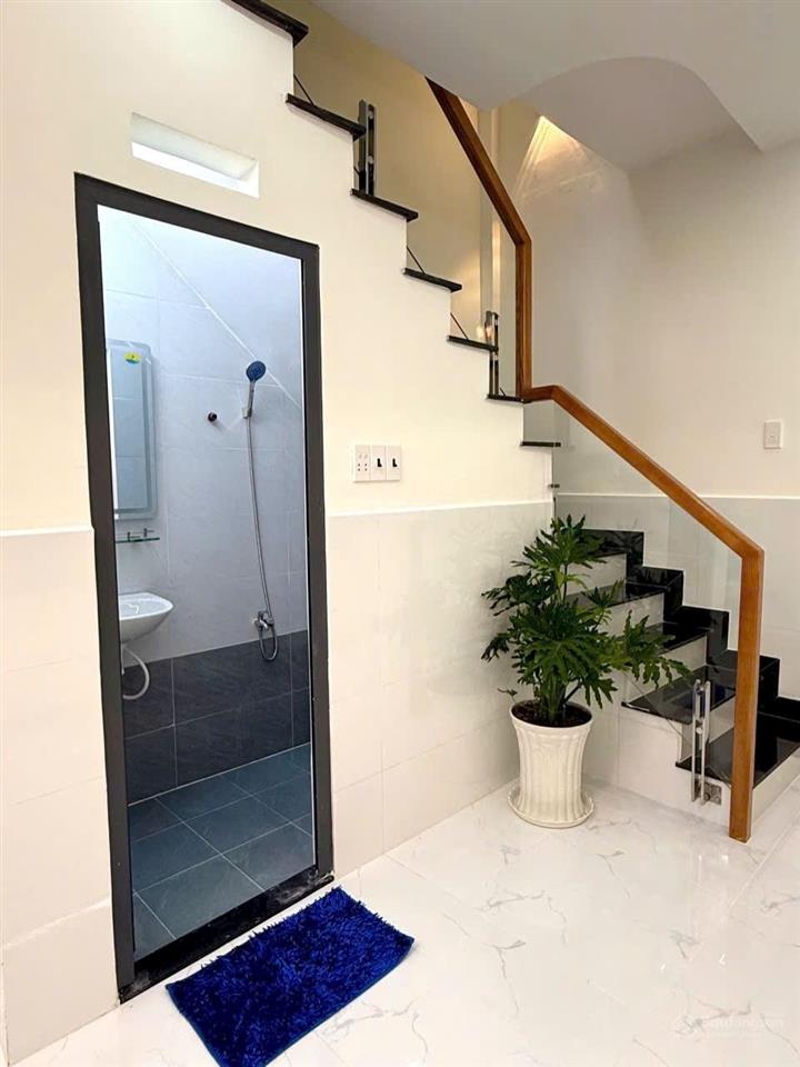 Nhà sổ hồng riêng đường chiến lược, bình tân 4mx8m 1 trệt 1 lầu, 2pn 2wc