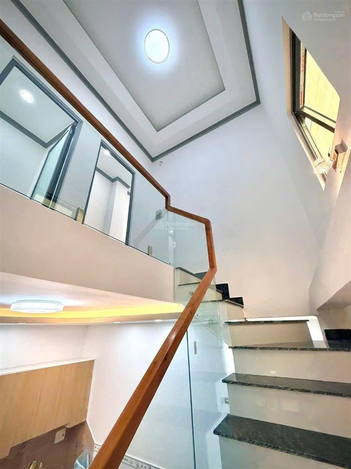Bán nhà đường tỉnh lộ 10 tên lửa 4.1mx13m đúc 1 trệt 1 lầu