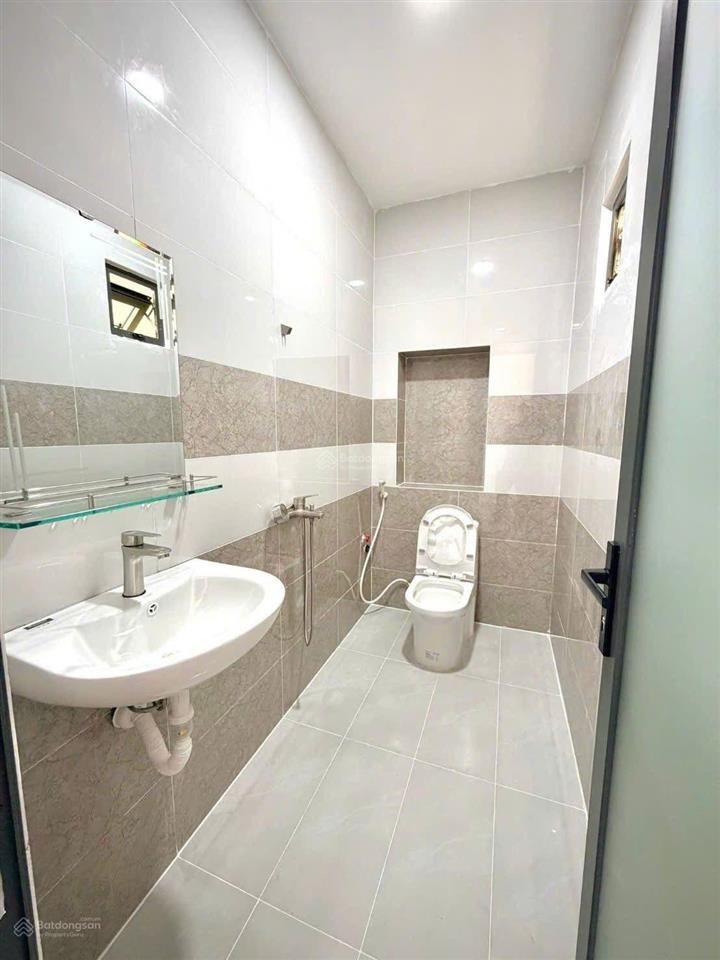 Bán nhà đường tỉnh lộ 10 tên lửa 4.1mx13m đúc 1 trệt 1 lầu