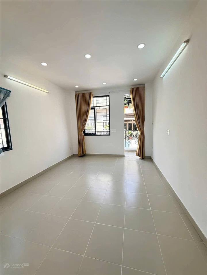 Chính chủ bán nhà đường lê văn quới bốn xã 3.5mx10m đúc 1 trệt 3 lầu. giá 4.8 tỷ