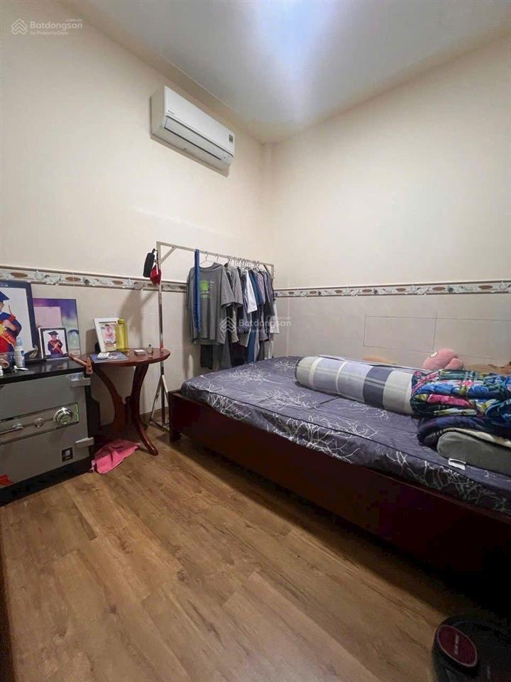 Bán nhà sổ hồng riêng 2/lê văn quới, gần ngã tư bốn xã 4mx10m đúc kiên cố 1 trệt 1 lầu, 3pn 2wc
