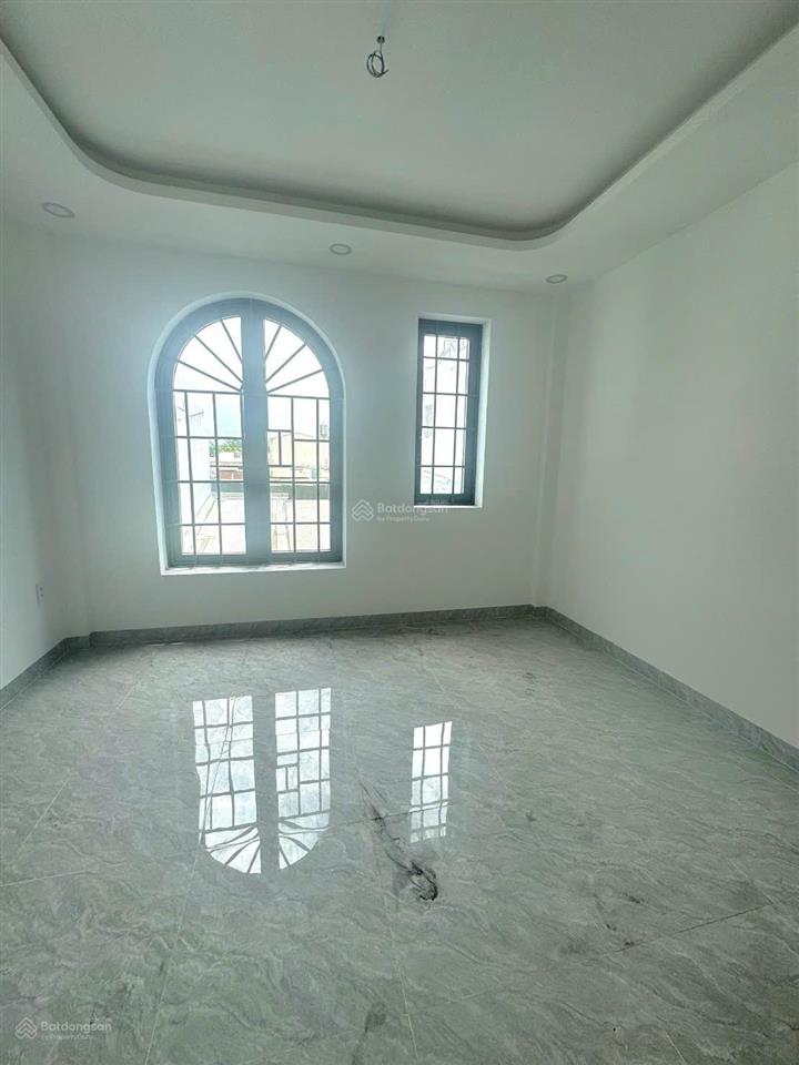 Cho thuê nhà đường 5f, kênh nước đen 4mx13m 1 trệt 2 lầu, 4pn 3wc