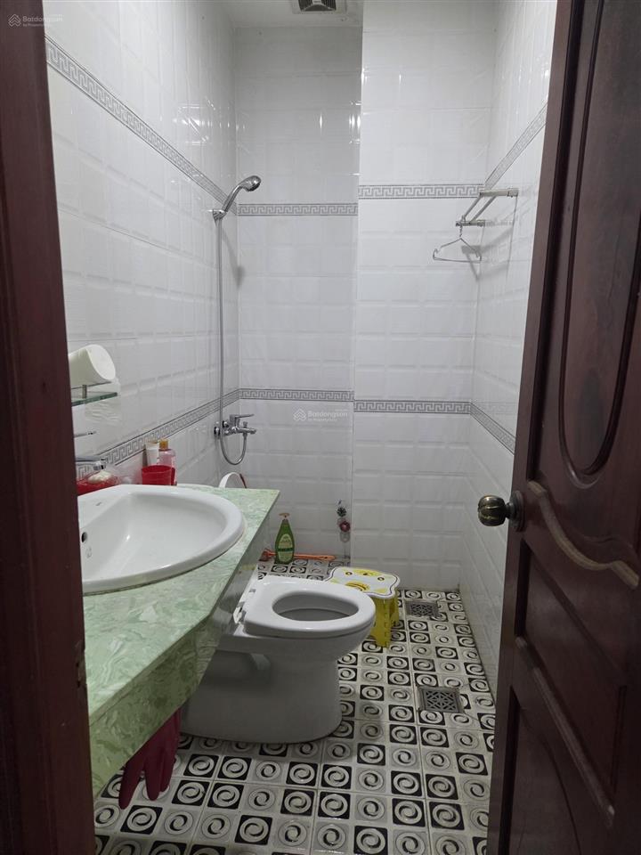 Cho thuê nhà hẻm bình trị đông, bình tân 4mx14m 1 trệt 3 lầu