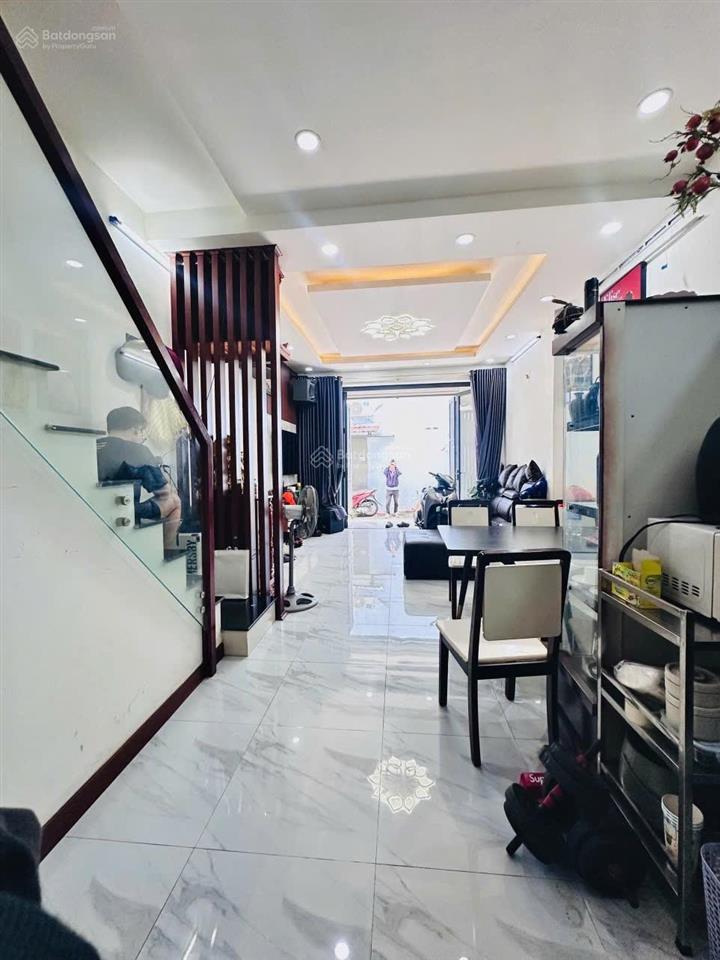 Nhà đường hương lộ 2 ngay ngã tư bốn xã 4mx10m đúc 1 trệt 1 lầu, 2pn 2wc