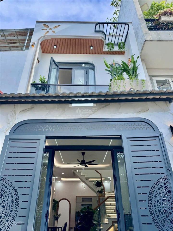Bán nhà mới đẹp lung linh đường lê văn quới gần ngã tư bốn xã 4mx11m 1 trệt 1 lầu, 3pn