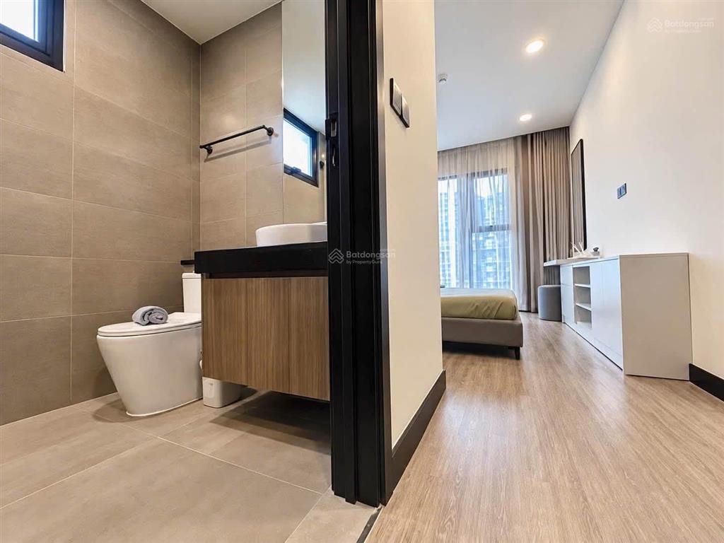 Giá đáy! 50m2 phan văn trị sổ hồng 2,24 tỷ lầu 9 hướng hồ bơi full nội thất