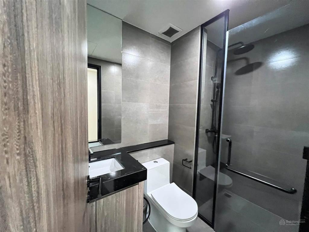Căn 2pn kế sân bay, có sổ, nội thất y hình, có sổ bao hết phí, thuê 14tr/tháng cho vay 70%