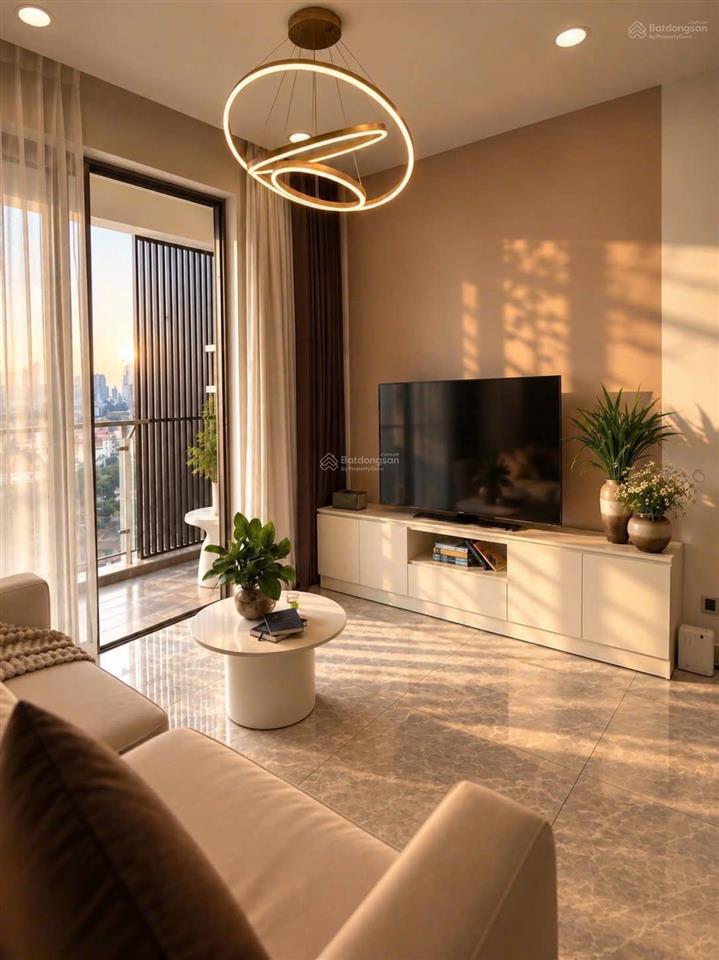 Căn 2pn kế sân bay, có sổ, nội thất y hình, có sổ bao hết phí, thuê 14tr/tháng cho vay 70%