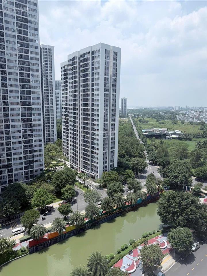 Bán gấp căn 3pn vinhomes grand park 81m2, hđmb, nội thất cđt  giá siêu tốt 3.6 tỷ .0902 320 ***