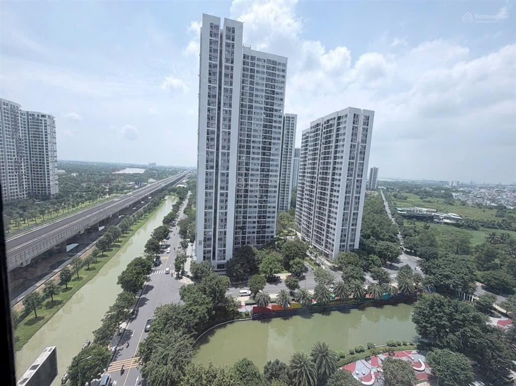 Bán gấp căn 3pn vinhomes grand park 81m2, hđmb, nội thất cđt  giá siêu tốt 3.6 tỷ .0902 320 ***