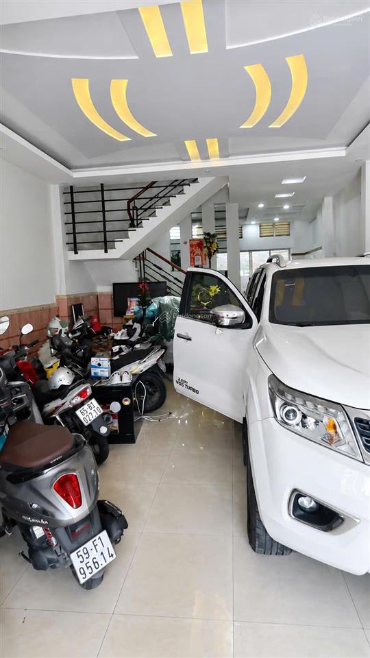 Bán nhà mặt tiền giá cạnh tranh quận 8