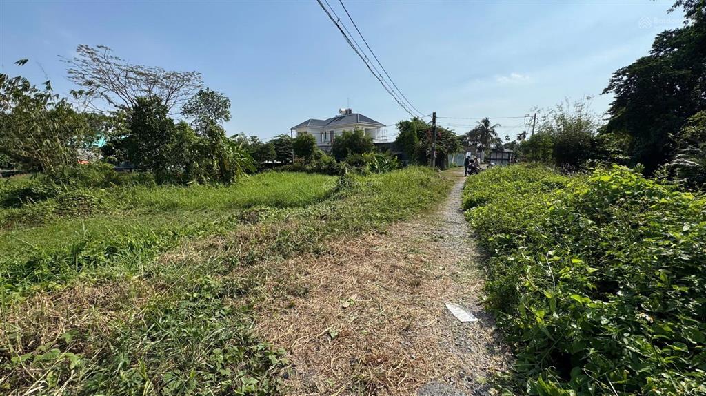 Bán 2000m2 đất giáo dục 1/ sông vàm thuật, an phú đông sát sông vàm thuật giá 10 triệu/m2