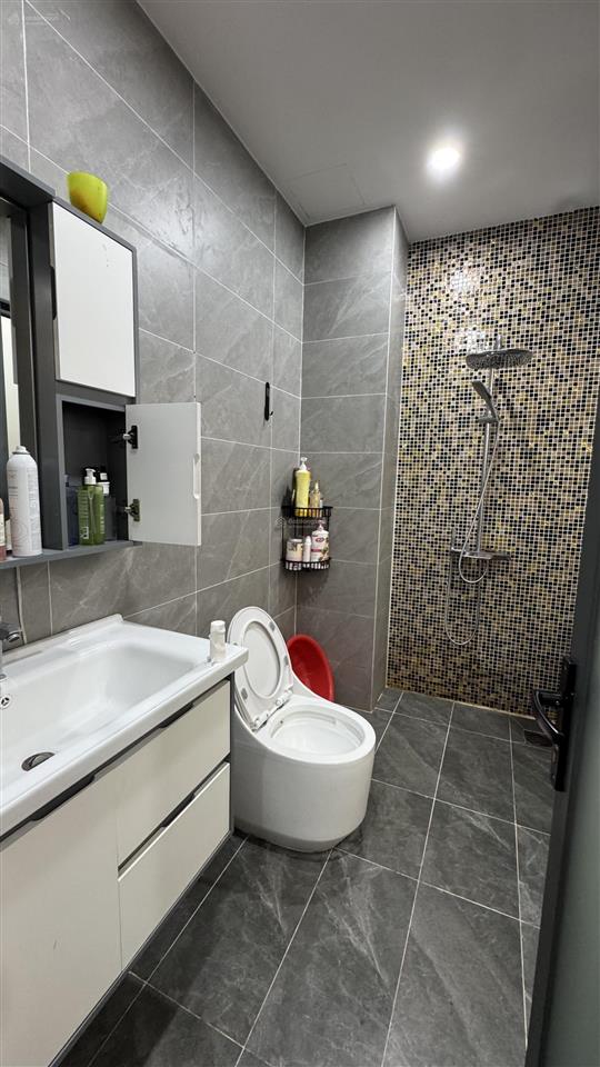 Bán nhà 3 lầu an phú đông, diện tích 4x15. gồm 6 phòng ngủ, 5 wc, giá 8,7 tỷ