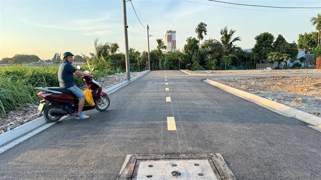 Đất sát sông sài gòn phường an phú đông dt 5x10 giá 2,8 tỷ  0933 923 ***
