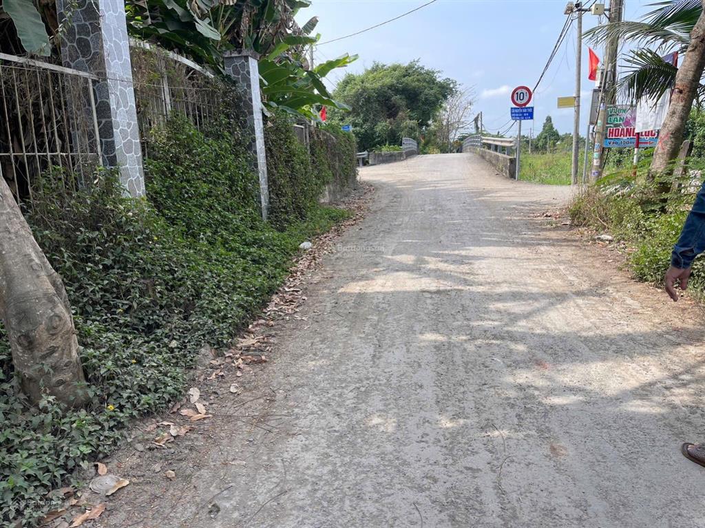 Lô góc 2 mt đường nhựa phía sau view kênh xã hưng long (qui đức cũ) huyện bình chánh dt 2000m2