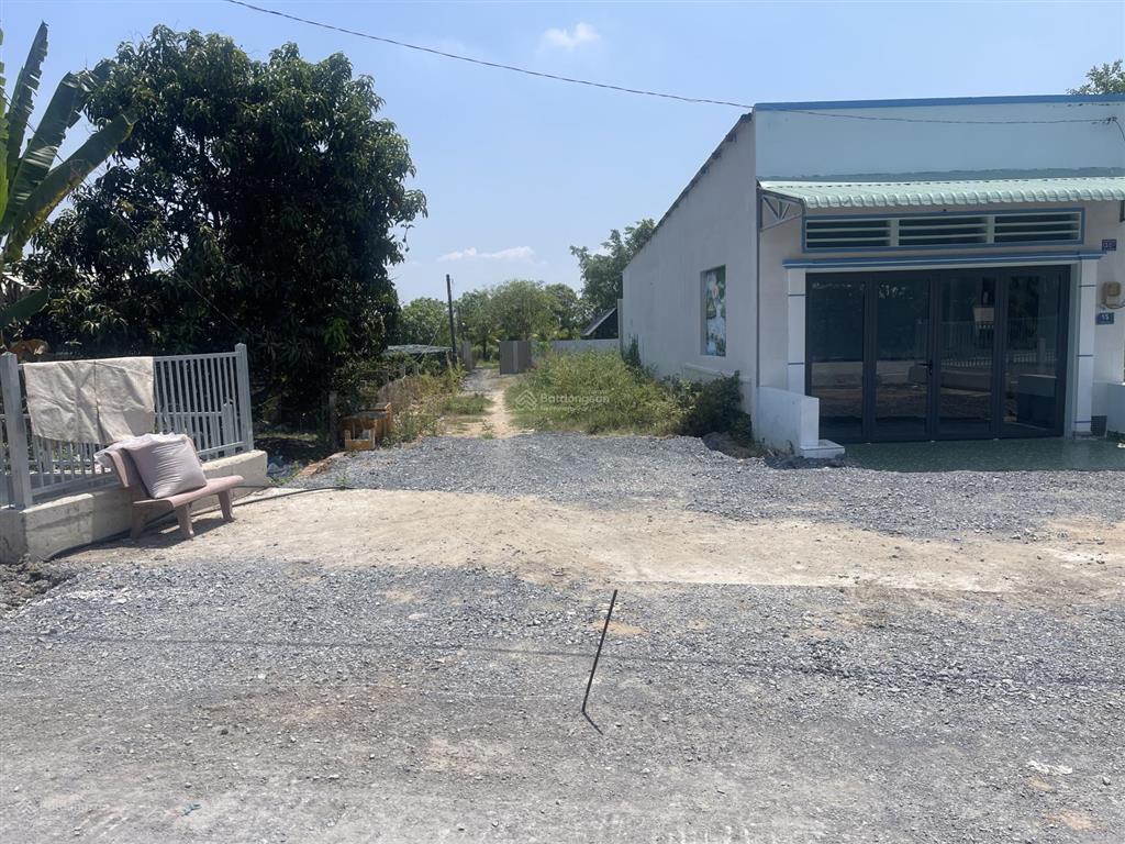 Nhà vườn 1600m có 300m thổ cư (xã hưng long mới) bình chánh, vị trí đường 5m xe ra vào thoải