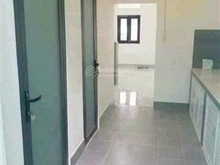 Nhà .vườn. cấp 4..gần. cầu ông thìn.thuộc..xã quy đức xe hơi vào dt  6.3m  19m dt đất 122.9m2