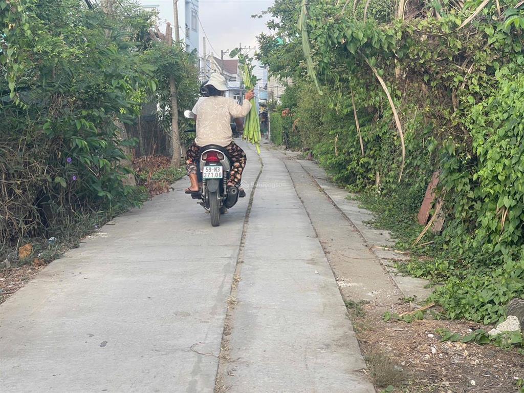 Đường bê tông cách mt ql50 đúng 100m xã đa phước bình chánh dt 1900m2 vườn có 250m thổ cư