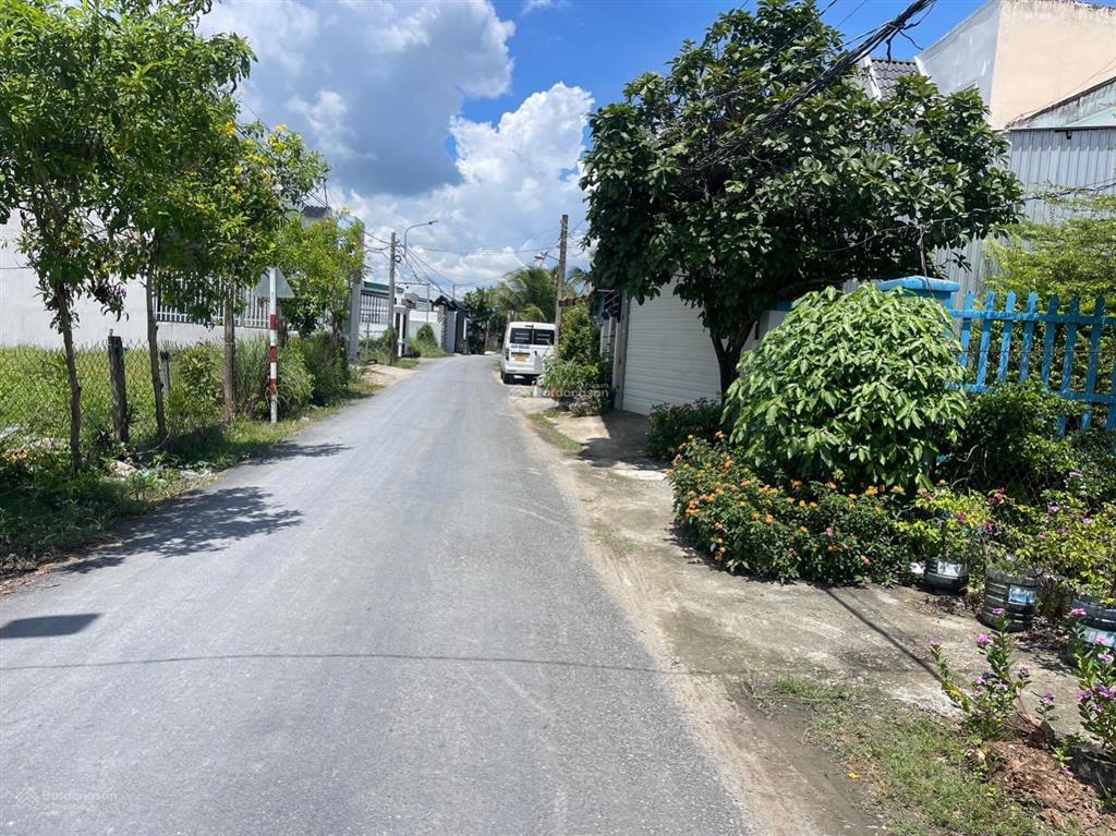 Mt đường nhựa xe tải chạy thoải mái xã hưng long bình chánh dt  (5m x 25m) 125m có 85m thổ cư