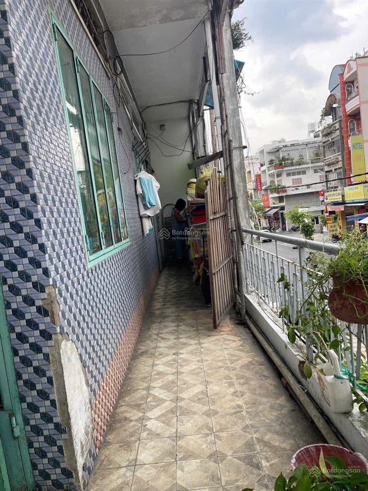 Cần bán nhanh chung cư để vô viện dưỡng lão diện tích 29,5 m2 tầng 1, ngay góc 2 mặt tiền đường