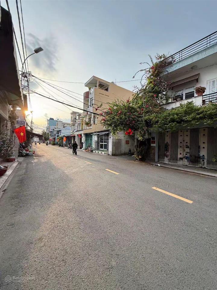 Bán nhà mt nguyễn văn yến, q tân phú  4x18  1 lầu đúc  8.8 tỷ.  0917 861 ***