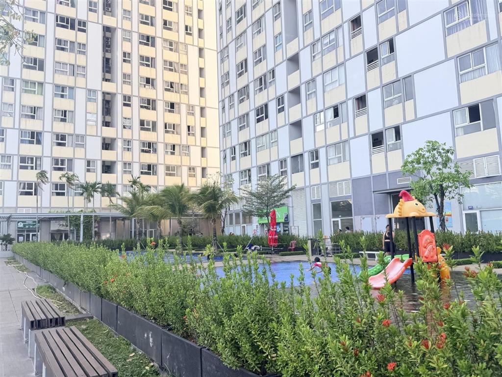 Cần tiền bán gấp căn hộ citi soho 2pn1wc tầng cao sẵn hđ thuê 6 triệu/tháng, sổ hồng
