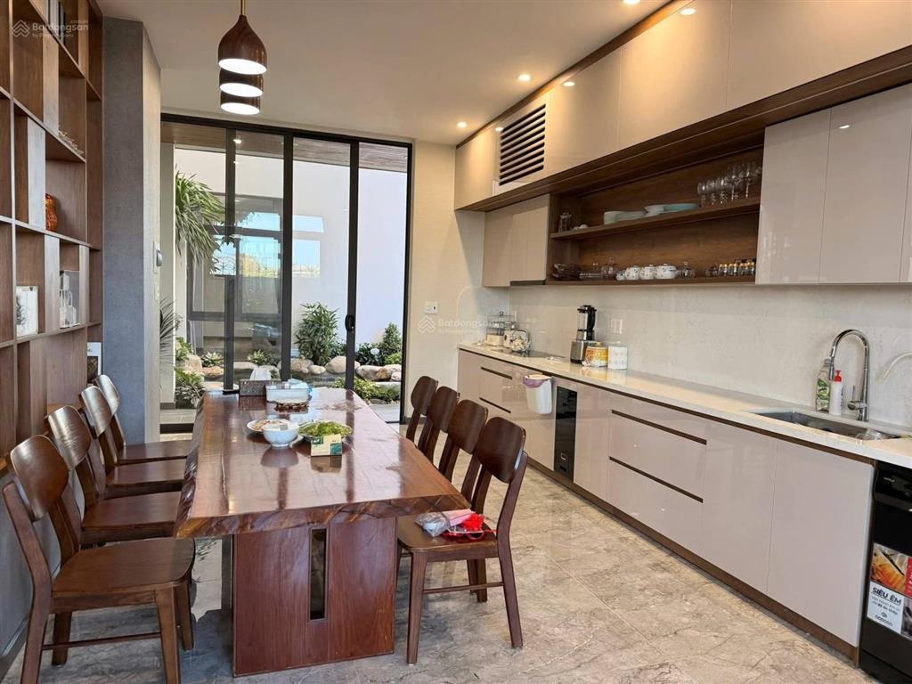 Biệt thự 3 tầng full nội thất đảo nổi view sông cẩm lệ kẹp vệt cây xanh 6pn 5wc