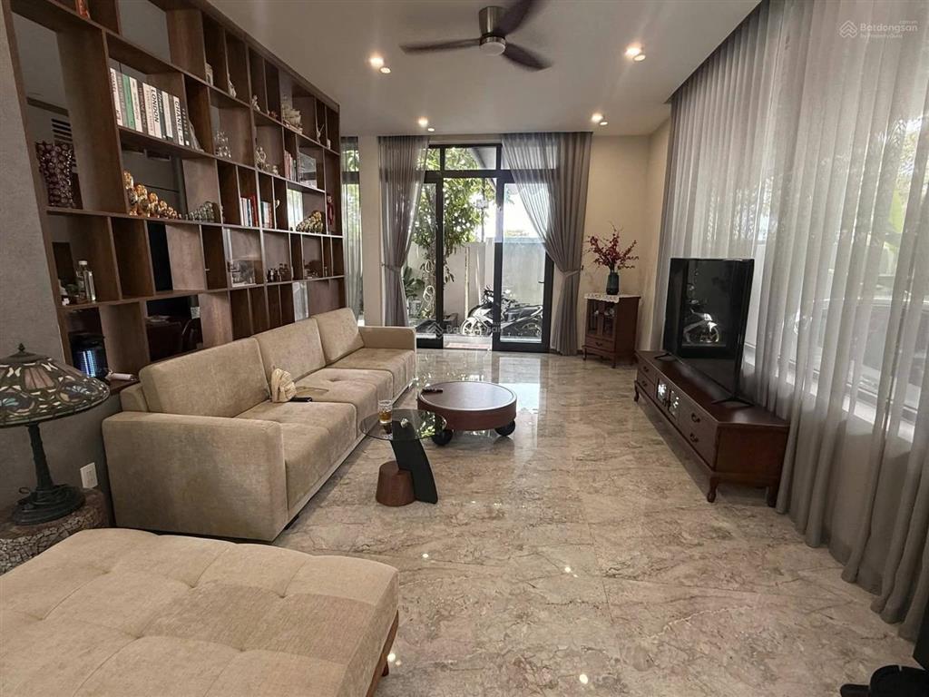 Biệt thự 3 tầng full nội thất đảo nổi view sông cẩm lệ kẹp vệt cây xanh 6pn 5wc