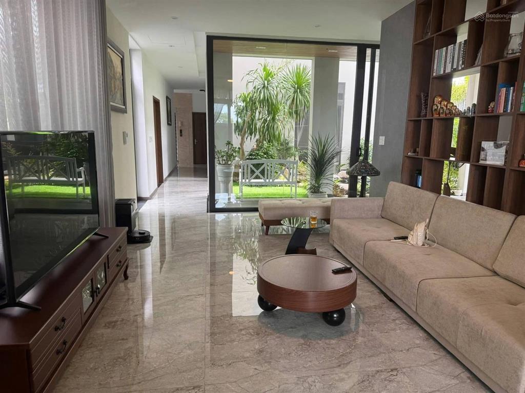 Biệt thự 3 tầng full nội thất đảo nổi view sông cẩm lệ kẹp vệt cây xanh 6pn 5wc