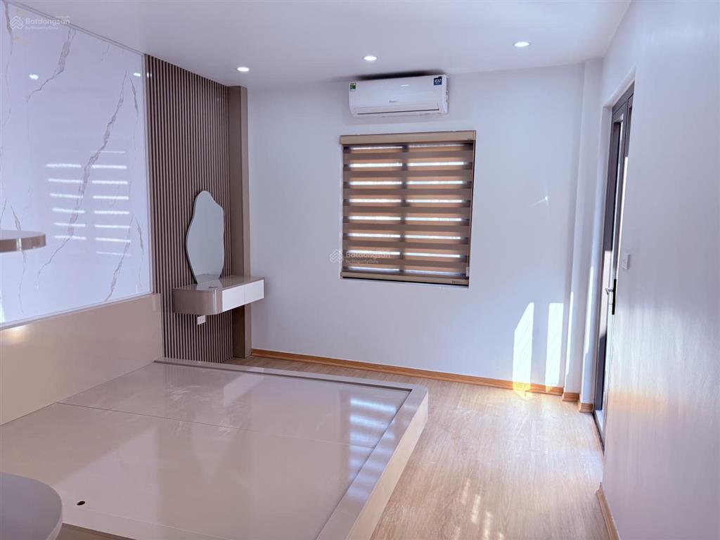 Nhà lô góc mặt ngõ 343 đội cấn 10.xx tỷ, ô tô đến nhà. diện tích 35m2 * 4,5 tầng  full nội thất