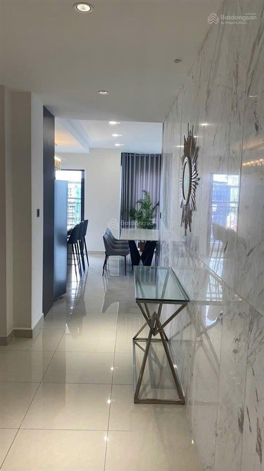 Cho thuê 3pn3wc dt 178m2 full nt saigon royal giá 66tr.  0962 797 *** mr vương
