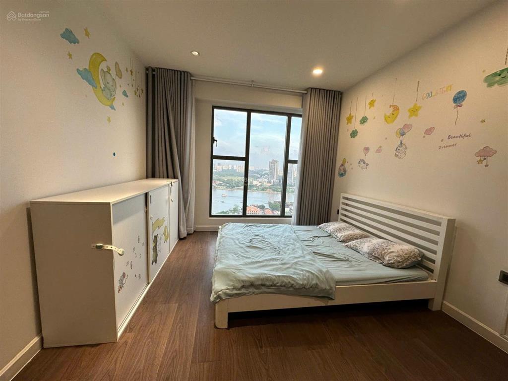 Cho thuê 3pn3wc dt 178m2 full nt saigon royal giá 66tr.  0962 797 *** mr vương