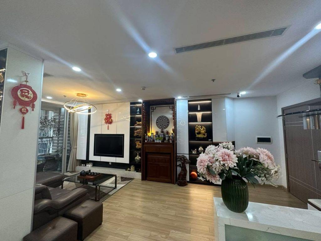 Ban gấp chung cư Vinhomes Hàm Nghi, dt 75m,2pn,2 vs, có slot để xe, lh 0983816388