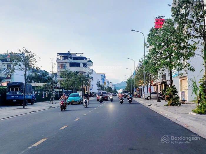 Chính chủ cần bán lô cặp mặt đường số 4 rộng 30m, khu đô thị hà quang 1 lê hồng phong. ngang 10m
