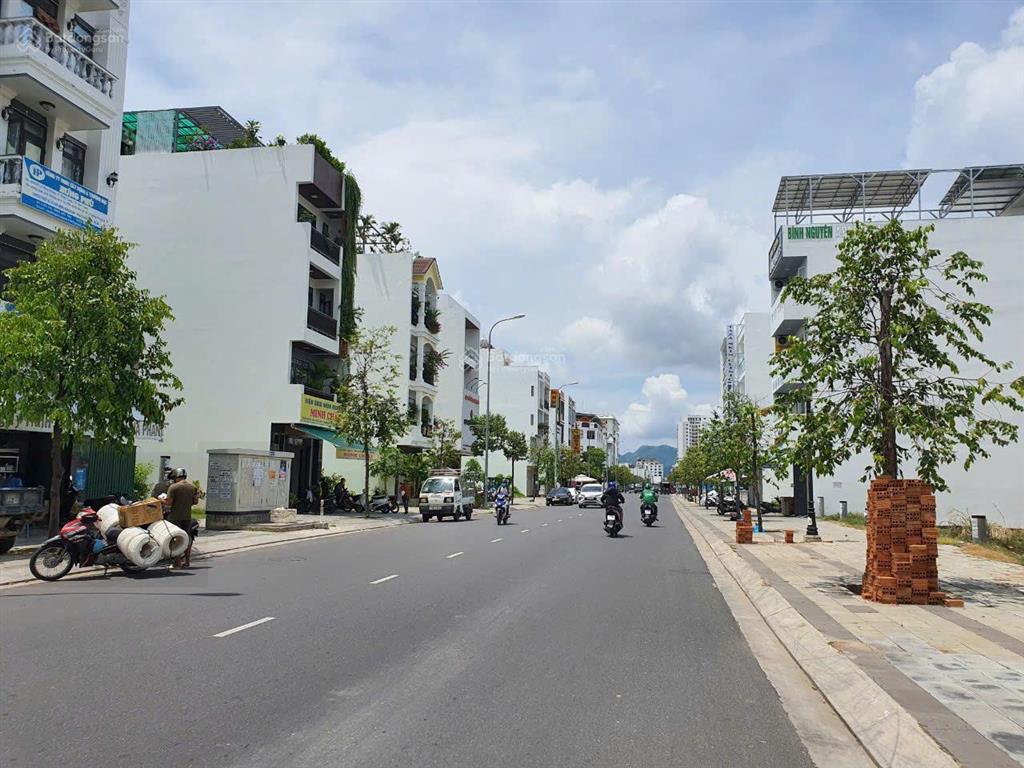 Chính chủ cần bán lô cặp mặt đường số 4 rộng 30m, khu đô thị hà quang 1 lê hồng phong. ngang 10m