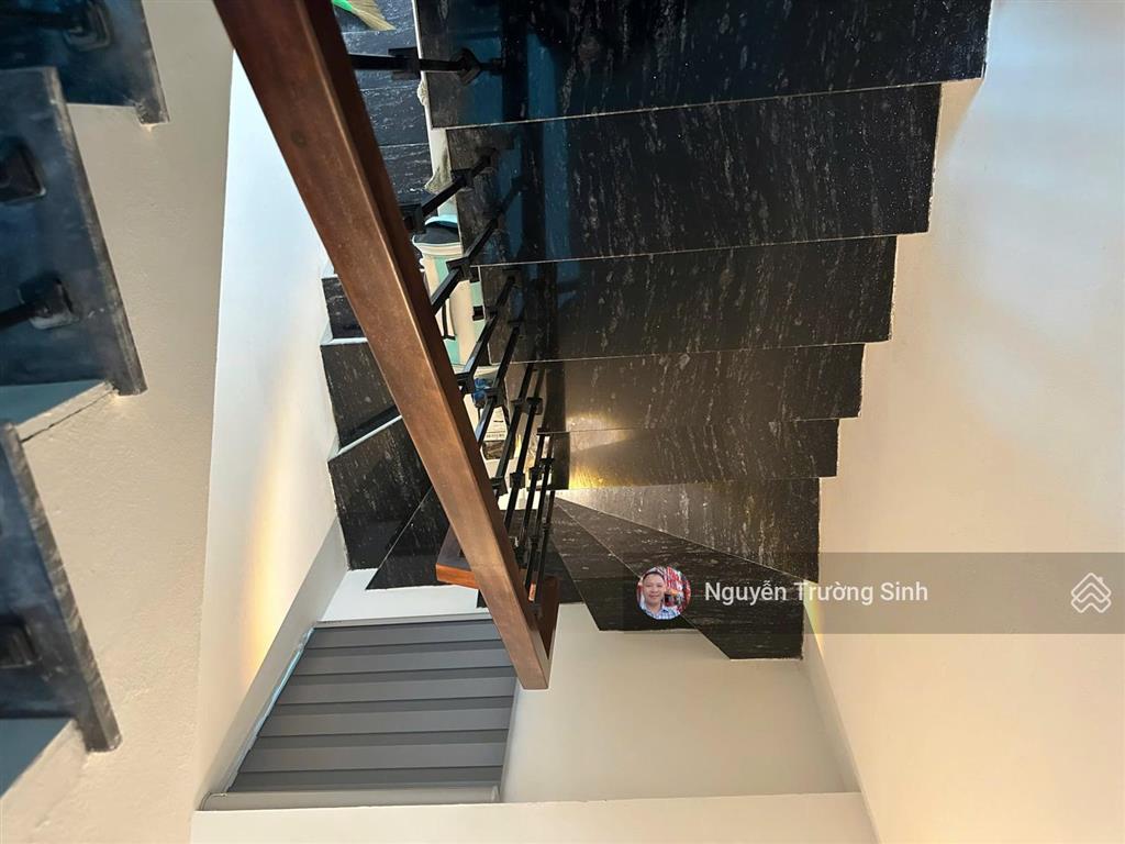 Chủ nhà đang ở nhà đẹp full nội thất, chỉ việc xách vali về ở. 44.1 m2 4 tầng lô góc hơn 5 tỷ