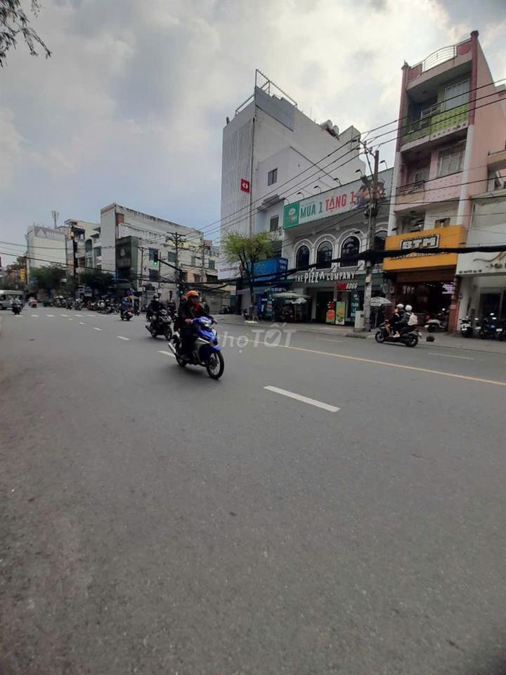 Cho thuê nhà 84 - MT Ung Văn Khiêm - 12 ×50m- 580 m2 giá 155 tr/t
