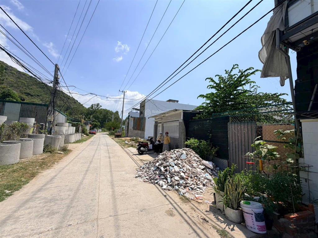 Chính chủ bán lô đất mặt tiền hòn thơm  giá 2 tỷ 350