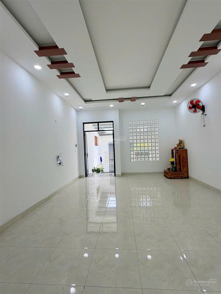 Cắt lỗ bán gấp nhà vcn phước long  giá 6 tỷ 990