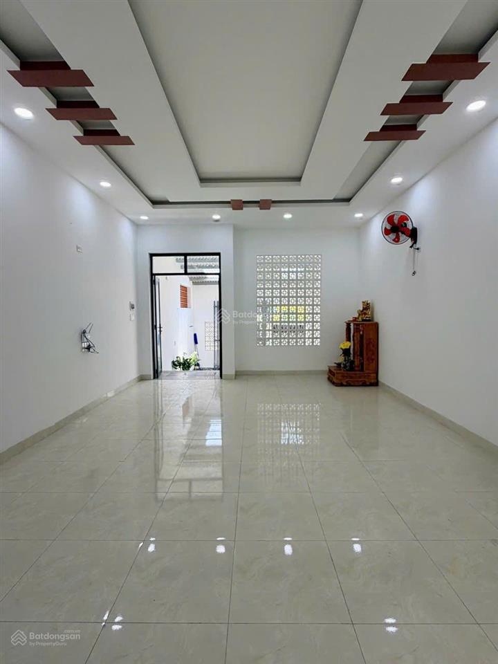 Cắt lỗ bán gấp nhà vcn phước long  giá 6 tỷ 990