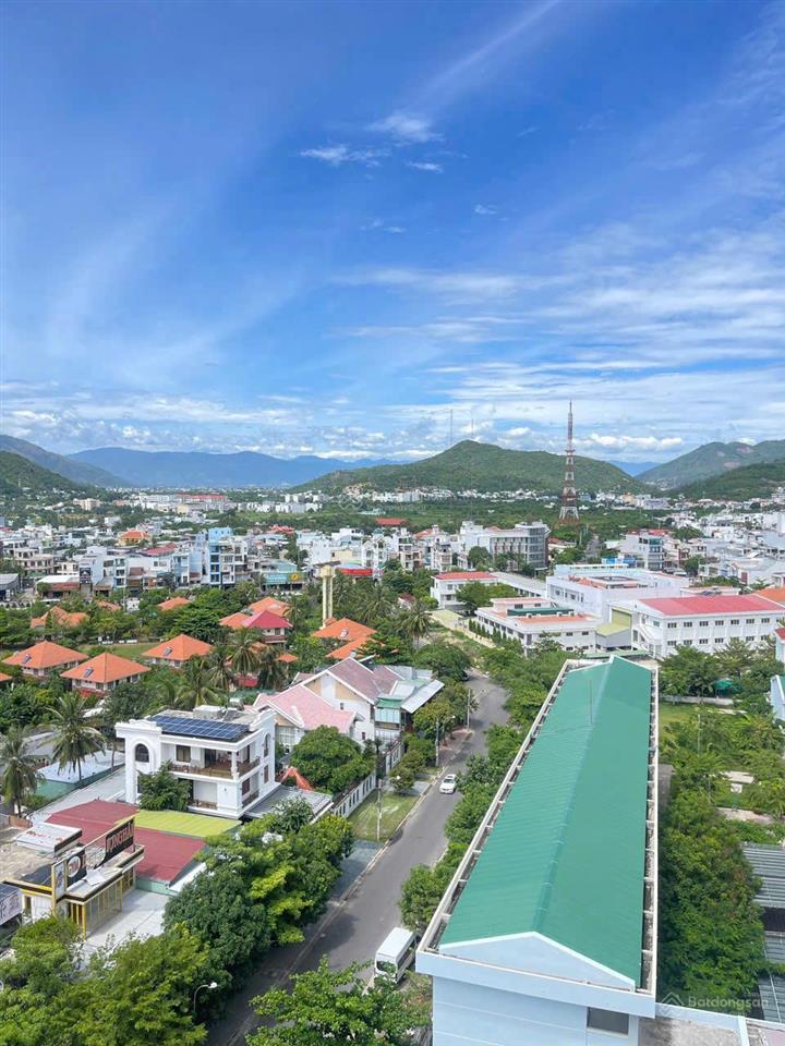 Cần bán căn góc chung cư hoàng quân  giá bán 2 tỷ 350
