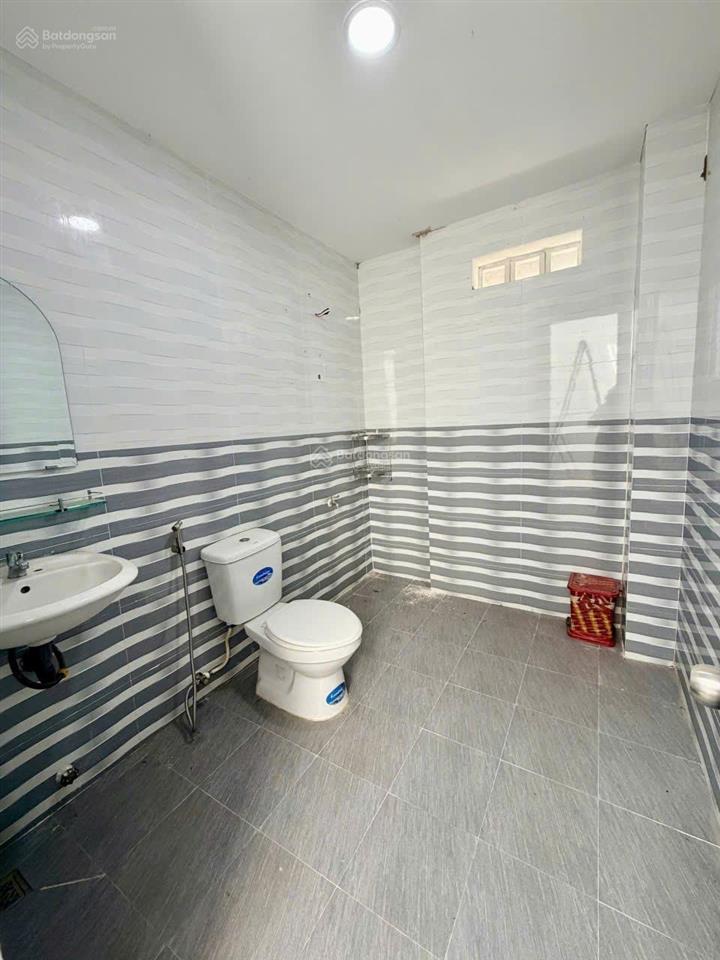 Bán nhà cấp 4 kđt phước long, diện tích 136,1 m2  giá 6 tỷ 990
