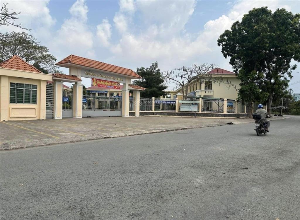 Ngộp bank bán gấp nền đất đường số 1  kdc thanh yến  dt 90m2 (5x18m)  1,25 tỷ   0901 439 ***