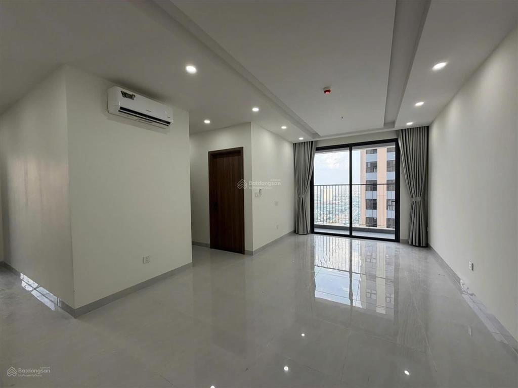 Cho thuê căn góc 2pn, 2wc  dt 78m2  rèm giàn phơi, bếp, hút mùi, 2 máy lạnh  giá 6,5 triệu/tháng